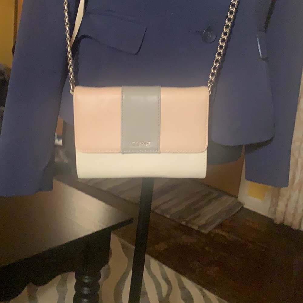 Nine West crossbody with chain strap - Picture 6 of 7